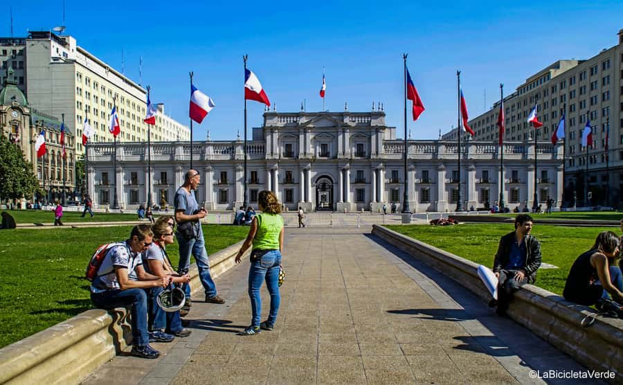 Santiago: Highlights, Parks and Politics Bike Tour - Forestal Park: a green beginning in the city center