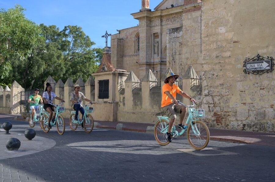 Santo Domingo: City Highlights Guided Bike Tour - Riding through parks, plazas, and old ruins