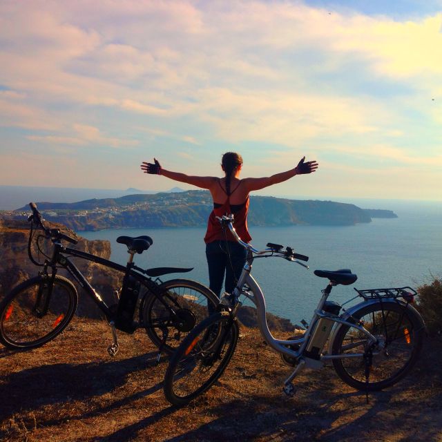 Santorini: Around the Island by Electric Bike - Timing, clothing, and practical preparation