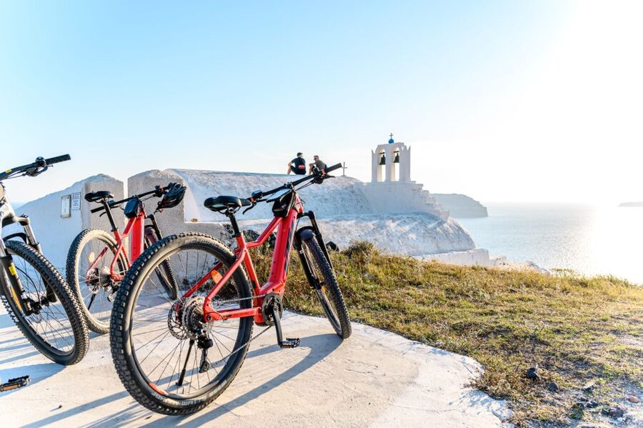 Santorini e-bike guided tours - The caldera: Santorini’s famous edge from a different angle
