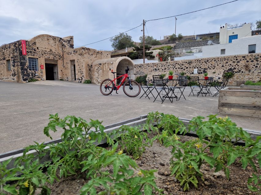 Santorini: E-Bike Sunset Tour Experience - Vineyards, Megalochori, and the first sunset light