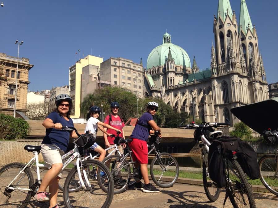 São Paulo: Downtown Historical Bike Tour - Trianon Park and Augusta Park bring in some green space