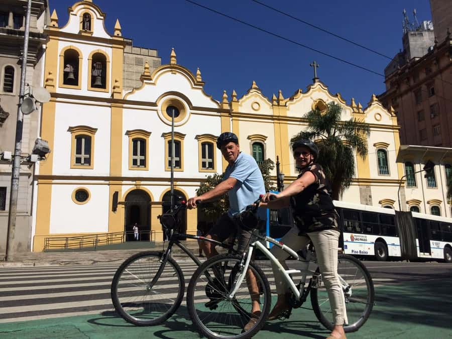São Paulo: Downtown Historical Bike Tour - Luz Station, Pinacoteca, and Parque da Luz