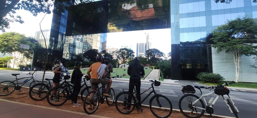São Paulo: Street Art Bike Tour - Avenida Paulista brings the city’s big ideas together