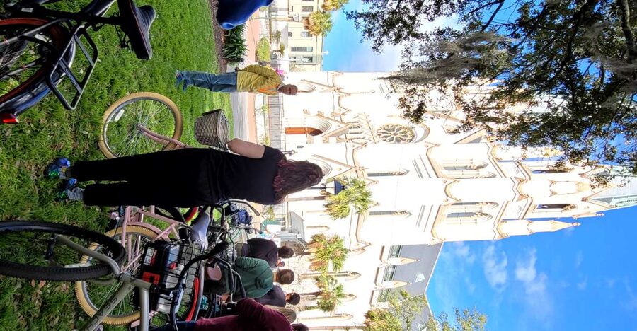 Savannah: Historical Bike Tour with Tour Guide - Key points at a glance