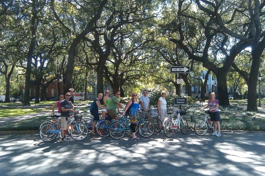 Savannah: Historical Bike Tour with Tour Guide - Forsyth Fountain, Spanish Moss, and the photo stops