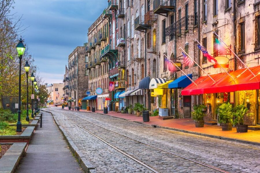 Savannah: History, Culture, & Scenic Views E-Bike Tour - Savannah’s Oak Trees and Urban Greenery