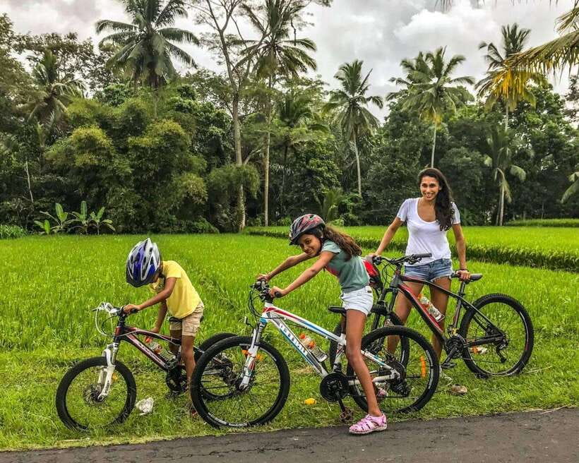 Scenic Cycling Tours Through Bali's Sidemen Countryside - A temple stop with cultural context