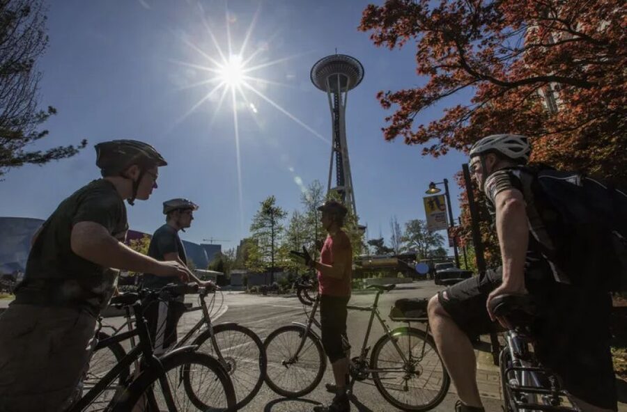 Seattle: 3 Hour Emerald City Standard Bike Tour - Seattle Center’s big landmarks