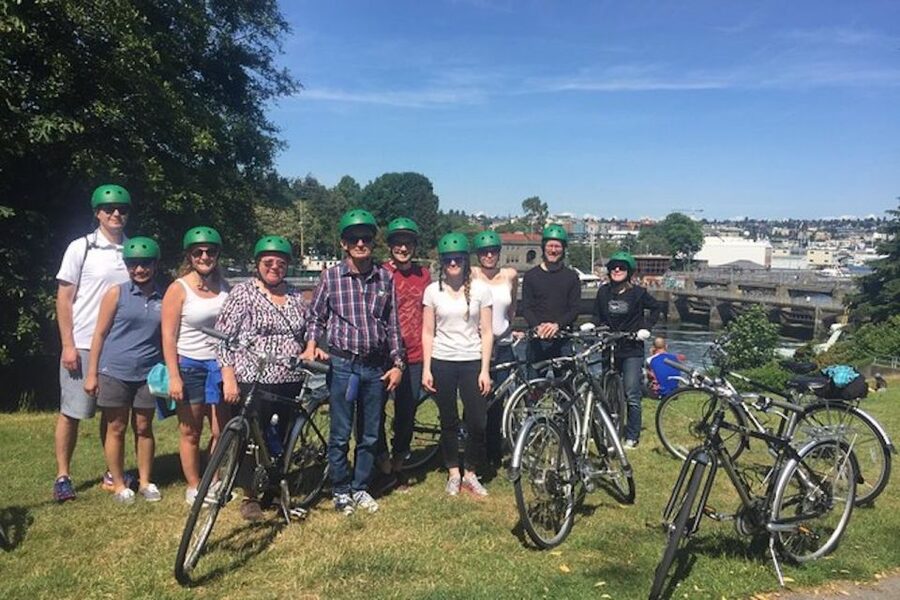 Seattle: 3 Hour Emerald City Standard Bike Tour - What the $99 price includes