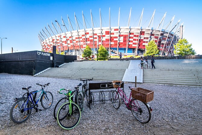 Secrets of Warsaw 4-hour Bike Tour - Otwarty Jazdów and the Finnish cottages