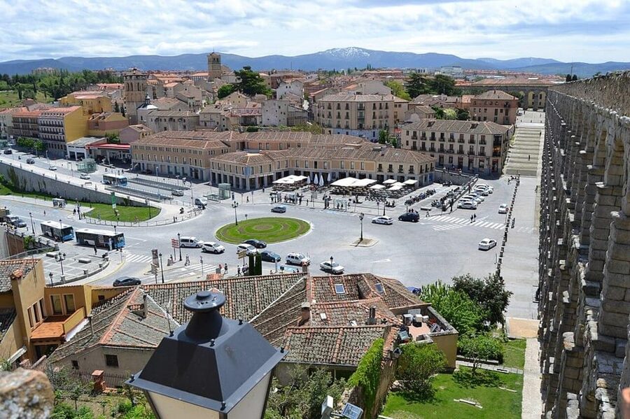 Segovia: guided route on an electric bicycle (ebike) - What the $59 price includes