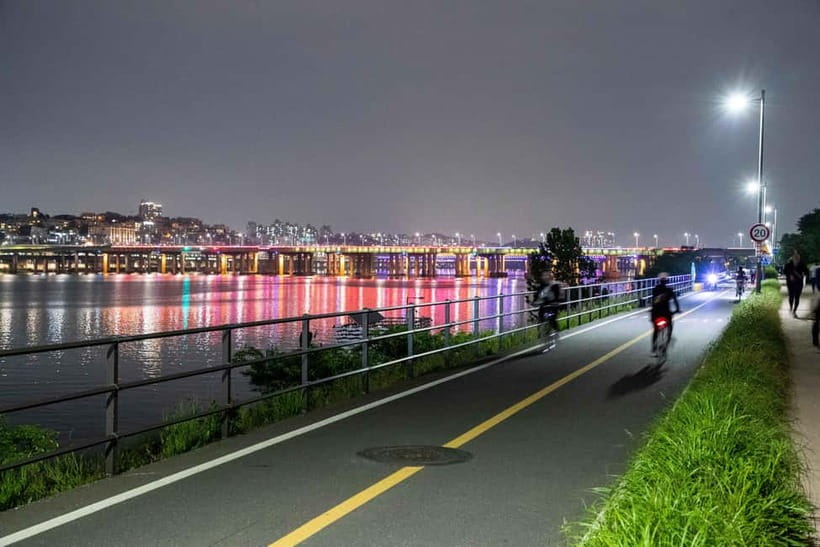 Seoul: Han River Sunset Bike Tour with Rainbow Fountain Show - Is $47 a fair price?