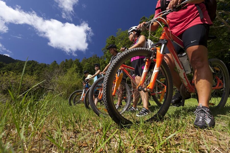 Sete Cidades Bike Rental - Riding beside São Miguel’s famous crater lake