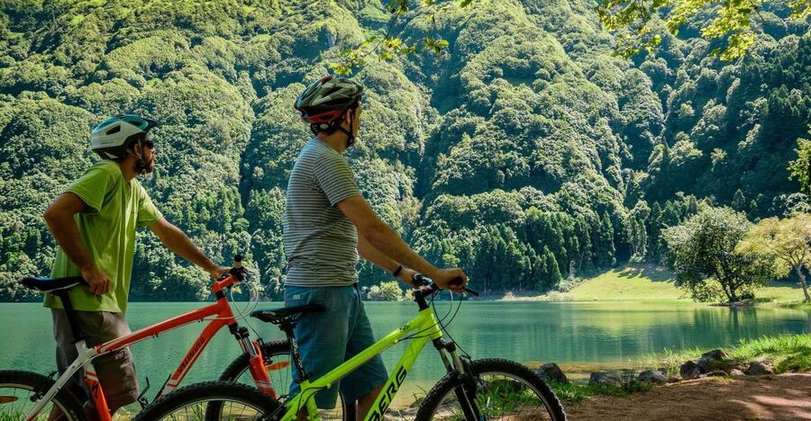 Sete Cidades Bike Rental - Bringing children along