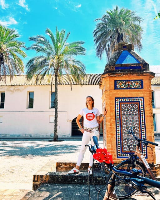Sevilla: 100% Nederlandstalige Highlights Tour op E-BIKE - San Telmo Palace and the grand avenues