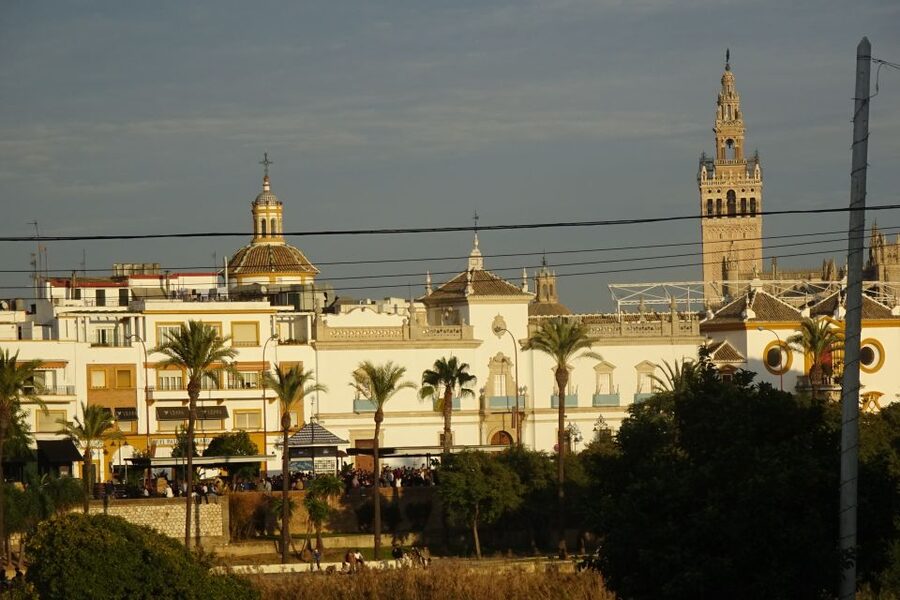 Seville: 2.5-Hour Evening Electric Bike Tour - Golden Tower and the changing river views