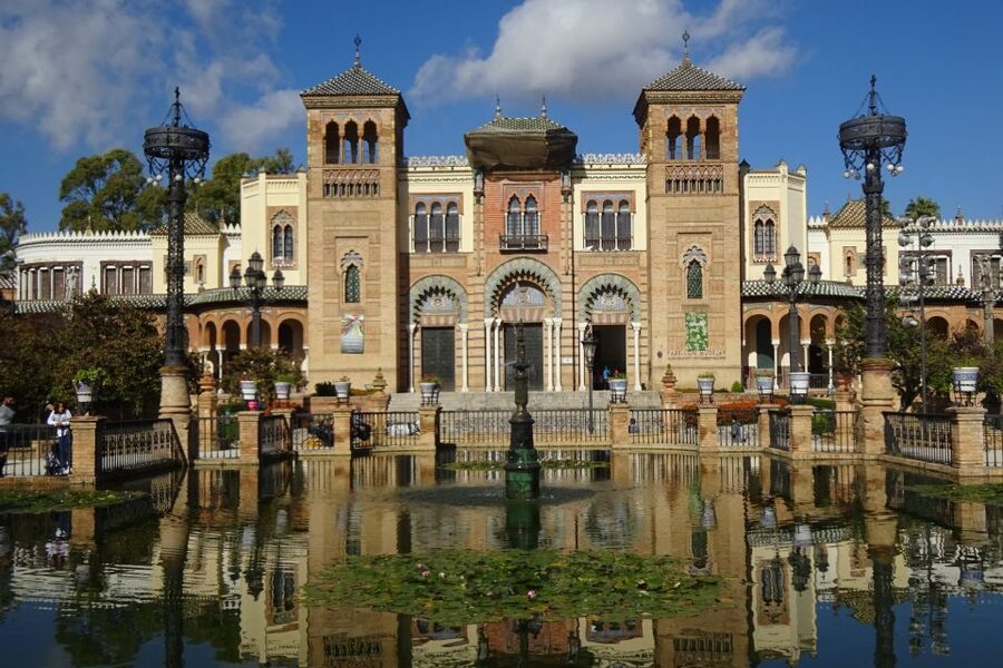 Seville: Electric Bike Tour in Small Group - What the guides add to the ride