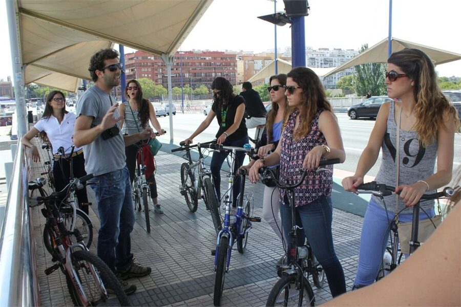 Seville: Highlights Bike Tour with Local Guide - María Luisa Park and Plaza de España