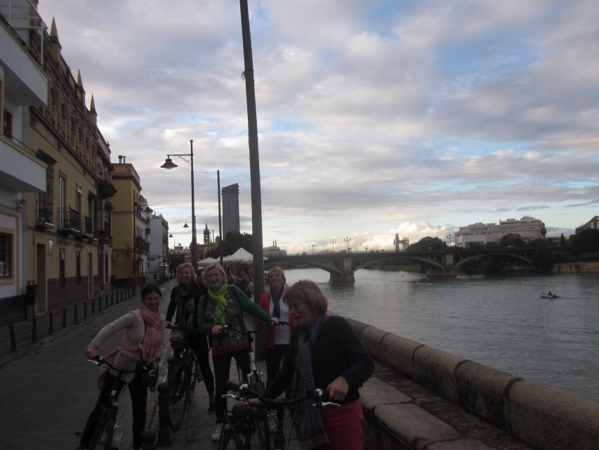 Seville: Highlights City Bike Tour - The cathedral and Alcázar: grand sights from the outside