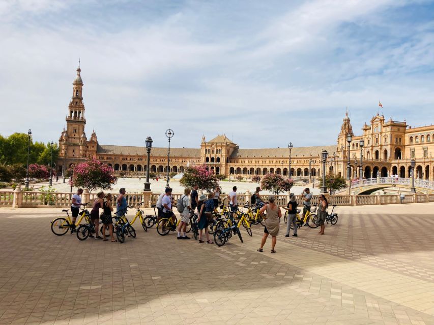 Seville: Relaxing City Bike Tour with a Tour Guide - Starting in Barrio Santa Cruz