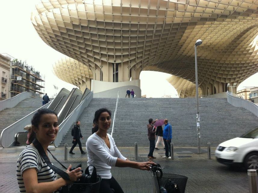 Seville: Relaxing Electric Bike tour with Tour Guide - Along the Guadalquivir to the Torre del Oro