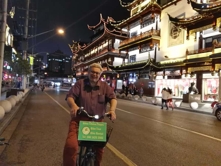Shanghai: 4-Hour Nightlife Adventure & Tasting Bike Tour - A barbecue street and Shanghai street food