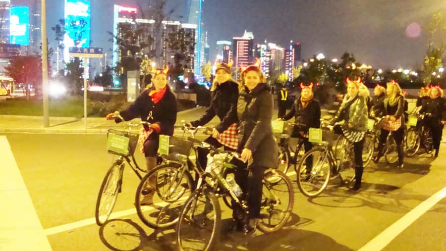 Shanghai Charming Night Small Group Bike Tour - People’s Square and Nanjing Road