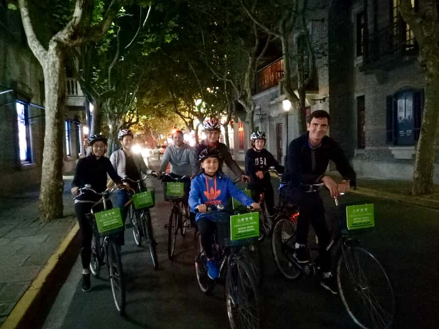 Shanghai Charming Night Small Group Bike Tour - How the guides shape the experience