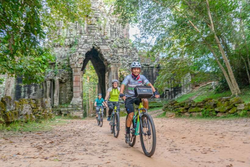 Siem Reap: Angkor Sunset Bike & Boat Tour /E-Bike Available - Why this tour is different