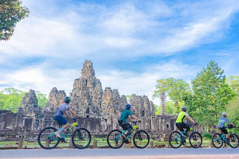 Siem Reap: Angkor Sunset Bike & Boat Tour /E-Bike Available - Angkor temples after the crowds thin