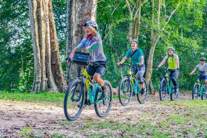 Siem Reap: Angkor Sunset Bike & Boat Tour /E-Bike Available - What the $65 price includes