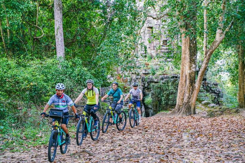 Siem Reap: Angkor Sunset Bike & Boat Tour /E-Bike Available - Who should book it