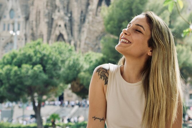 Sightseeing by Bike & Photo Shooting - The Gothic Quarter slows the mood