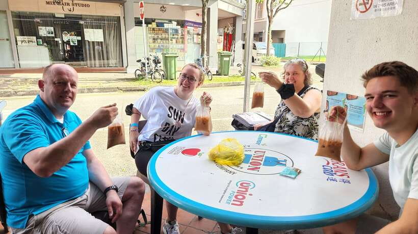 Singapore: Food and Bike Tour: Katong District - The food stops: eight tastes, possibly more