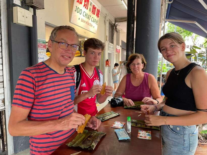 Singapore: Food and Bike Tour: Katong District - What the ride feels like between meals