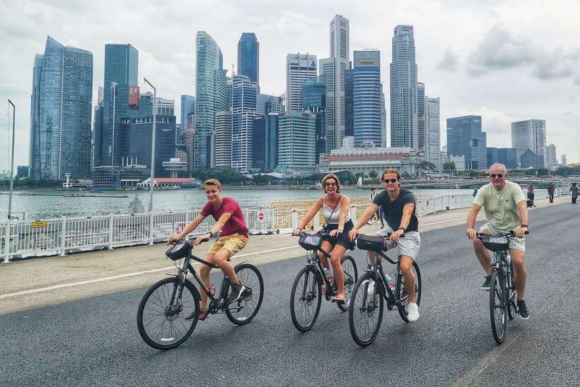 Singapore: Historical Half-Day Bike Tour - Following the Singapore River into the colonial center