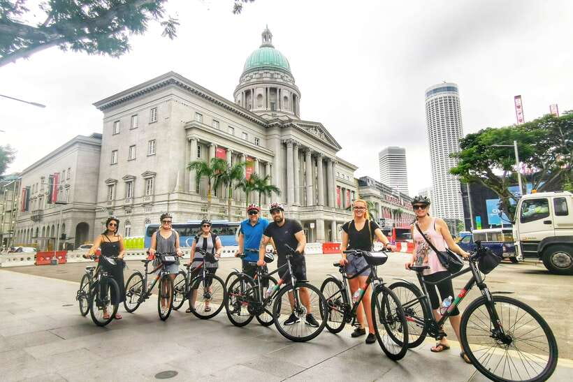 Singapore: Historical Half-Day Bike Tour - Chinatown and the local snack break