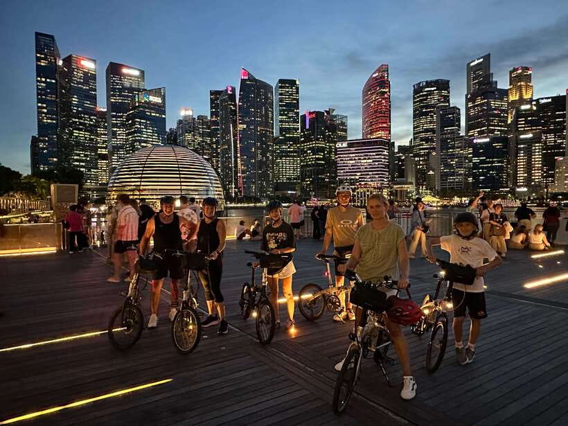 Singapore: Light to Night Bike Tour - Key points at a glance