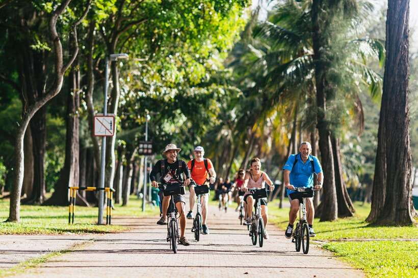 Singapore: Lion City Highlights Bike Tour - Why a bicycle is the right way to meet Singapore