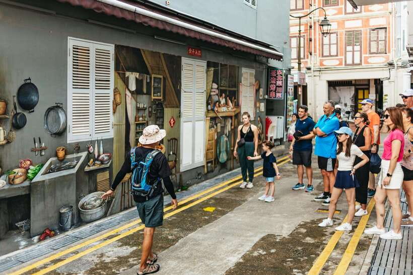 Singapore: Lion City Highlights Bike Tour - The Singapore River and Merlion Park