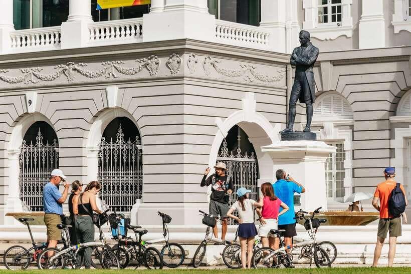 Singapore: Lion City Highlights Bike Tour - Starting near Nicoll Highway and the F1 circuit