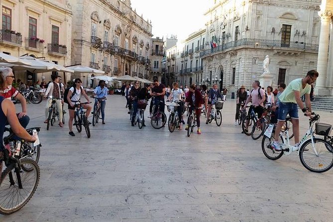 Siracusa tour on high tech bike - The Temple of Apollo gives you an ancient starting point