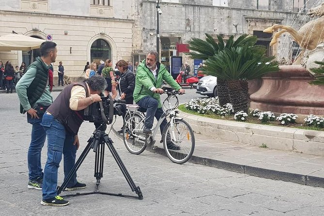 Siracusa tour on high tech bike - Cathedral Square is the visual center of the ride