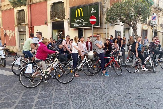 Siracusa tour on high tech bike - Fonte Aretusa brings the water into the story