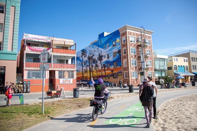 Small-Group Electric Bike Tour of Santa Monica and Venice - Why an electric bike fits this coastline