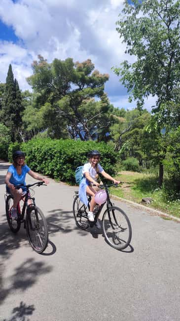 Split: Old Town and Marjan Park Bike Tour - Historic sights and beaches away from the crowds