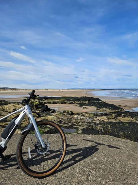 St. Andrews: The Essential Guided Bike & E Bike Tour - Stuart’s guiding style and the small-group feel