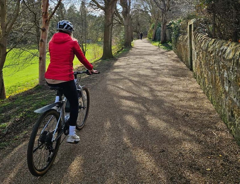 St. Andrews: The Essential Guided Bike & E Bike Tour - Starting beside College Street