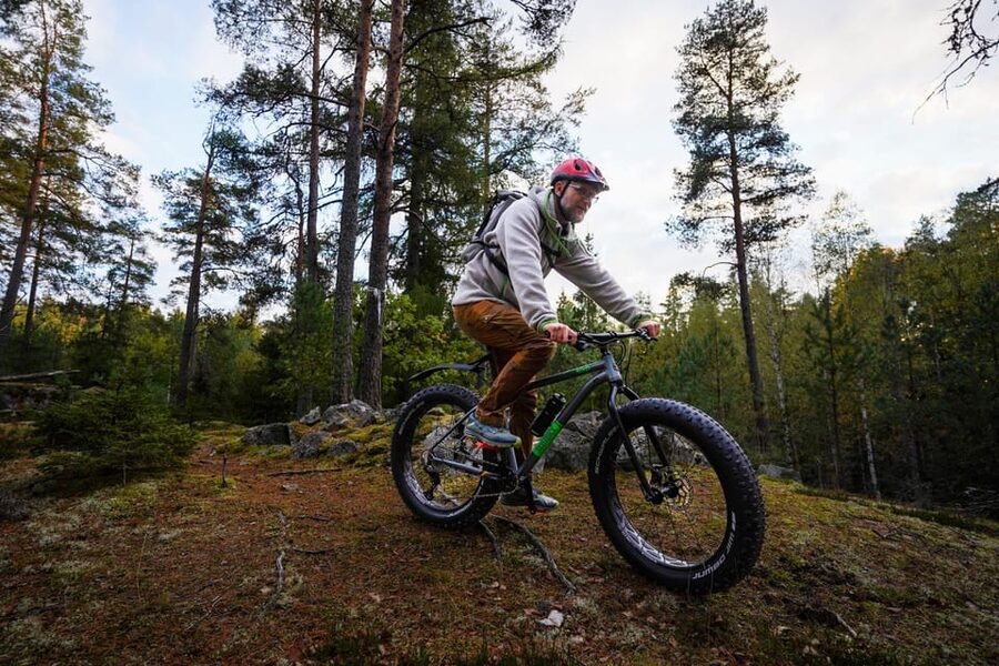 Stockholm: Fat Bike Forest Adventure with Lunch and Sauna - A hot lunch with a view of the water